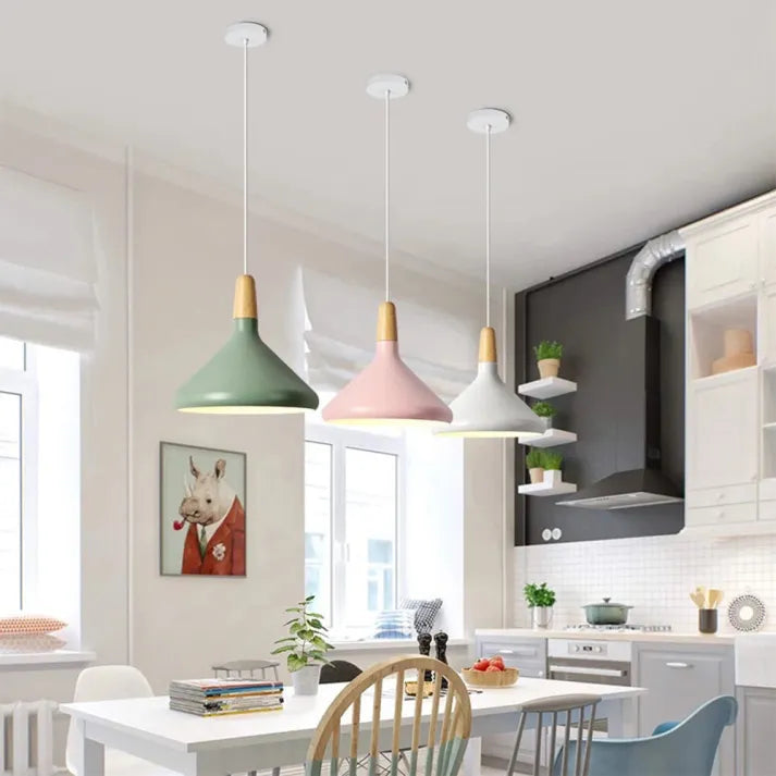 Skanto | Moderne eleganse i form av en stilig konisk pendellampe