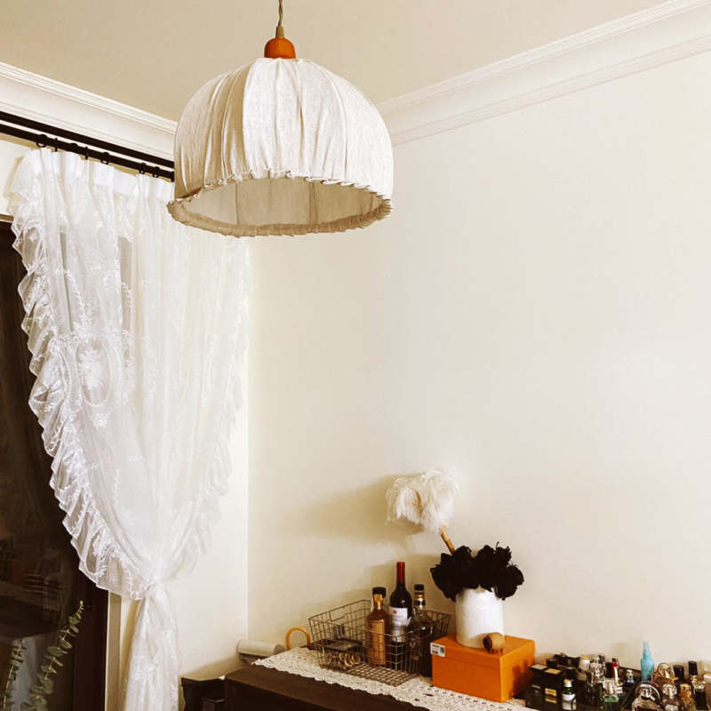 EcoLume - Minimalistisk skandinavisk LED-pendellampe med beige stoffskjerm og justerbar bue for stue og spisestue