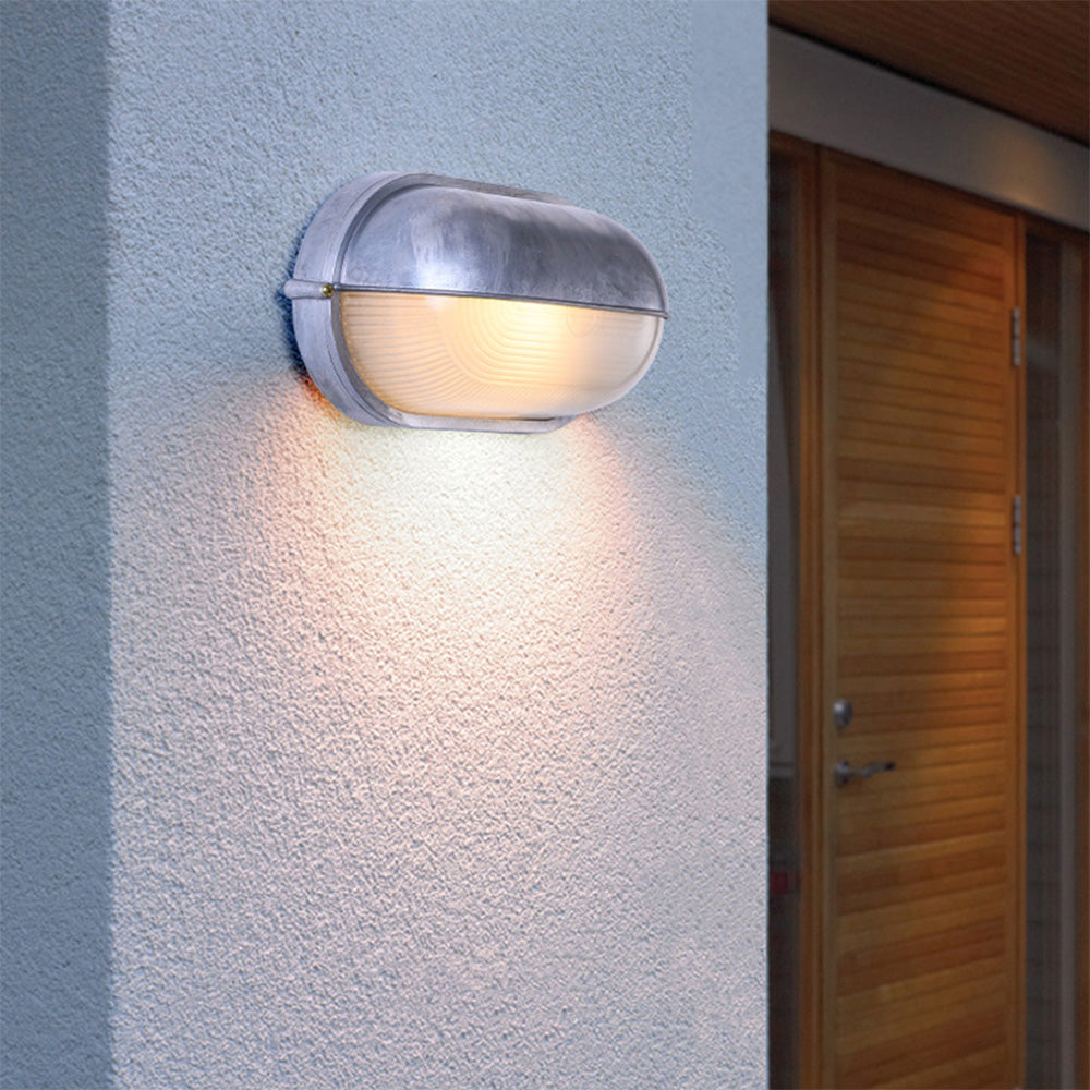 Elegant vanntett utendørs vegglampe | Skanto