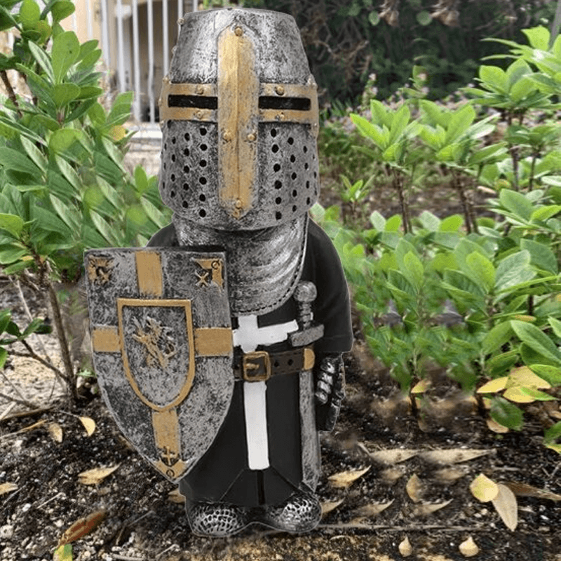 Little Knight Garden Guardian | Skanto