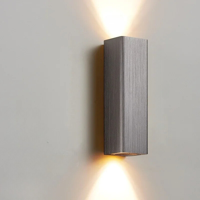 LumiGlow - Stillegående LED Vegglampe med Varme og Kjølige Lys | Skanto