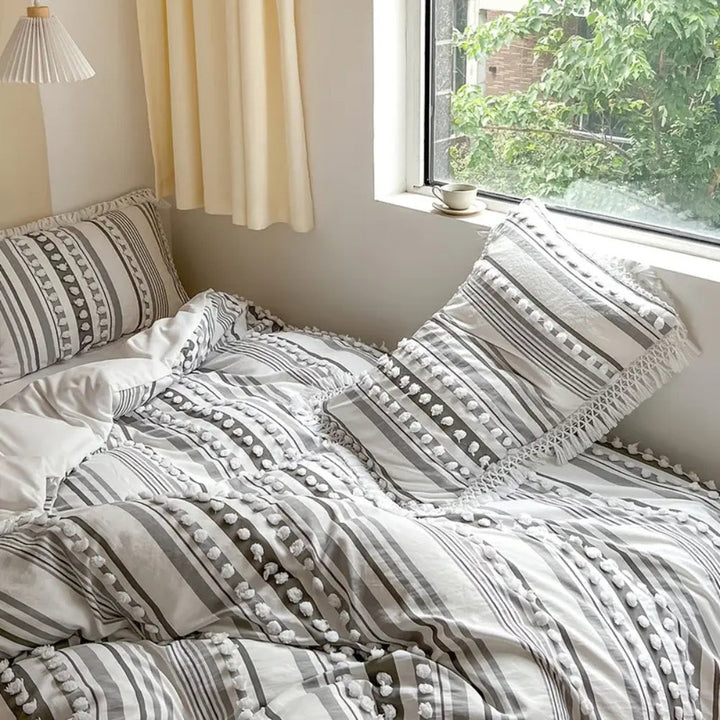 Skanto | Myk Stripe og Frynse Duvet Sett | 3stk