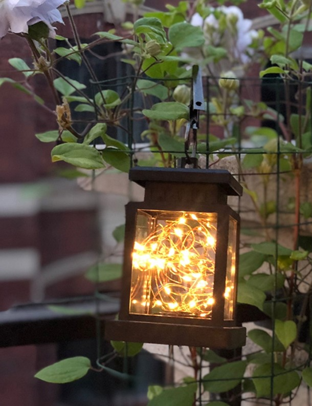 Skanto | Solar LED Lantern med Lyskabel og Hengestift – Vanntett Hagebelysning for Terrasse og Balkong