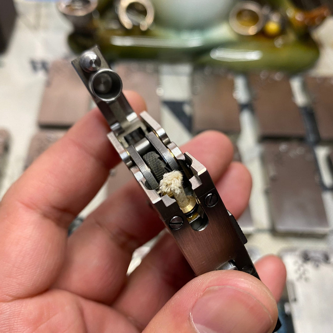 Skanto | Håndlaget Mekanisk Titan Automatisk Lighter