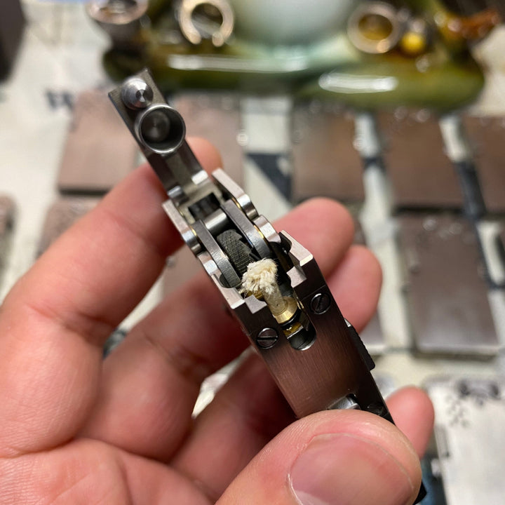 Skanto | Håndlaget Mekanisk Titan Automatisk Lighter