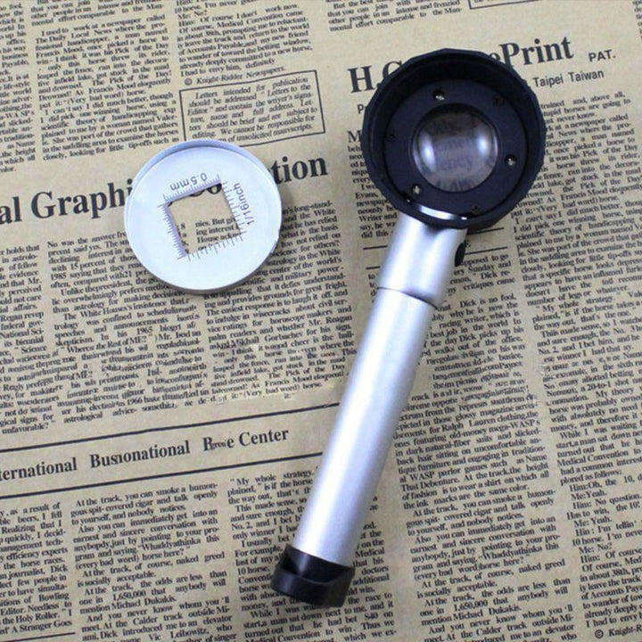 Skanto | 10X Forstørrelsesglass med Skala og LED Lys