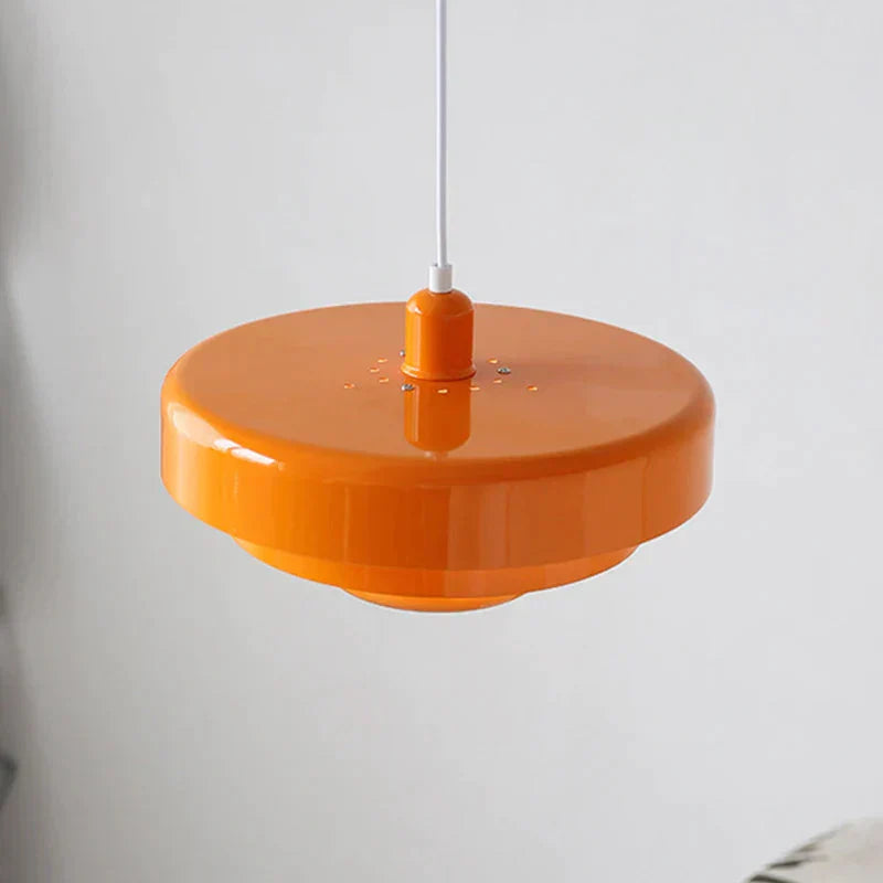 Moderne oransje LED pendellampe – skandinavisk hengelys for stue, kjøkken og spisestue | Skanto
