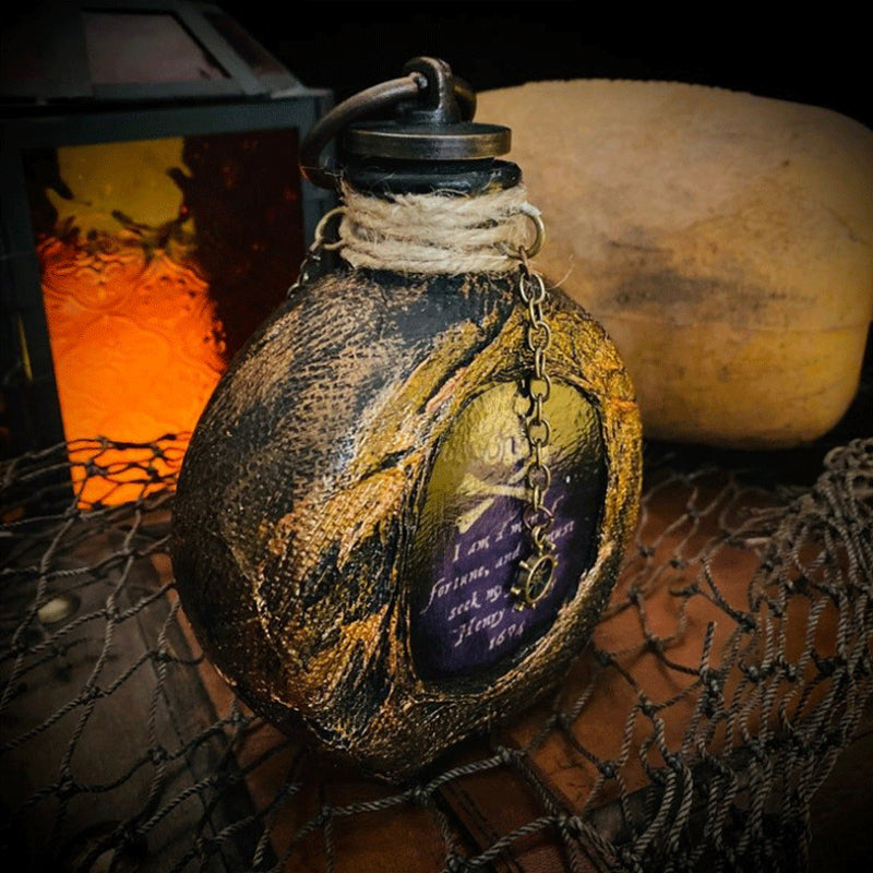Skull Pirate Rum Flaske laget av harpiks | Skanto