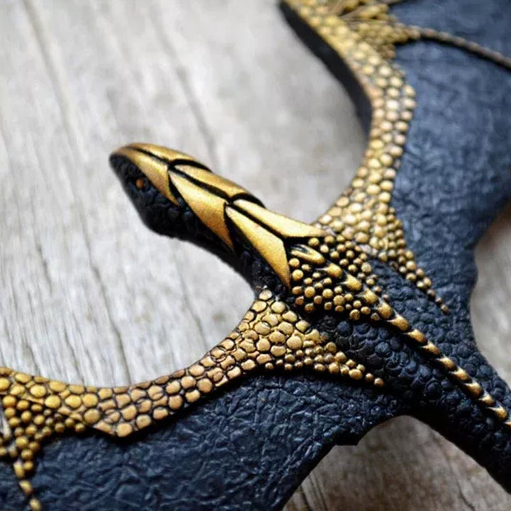 Skanto | Flying Dragons Necklace