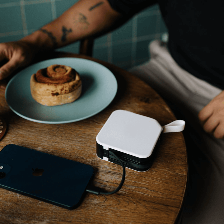 PowerGo Pro – Trådløs Hurtiglading Power Bank | Skanto