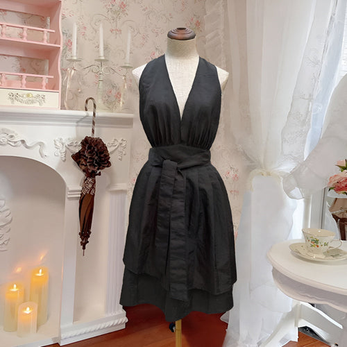 Skanto | V-Hals Halter Svart Bånd-Apron