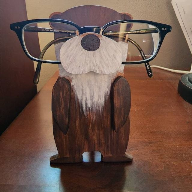 Skanto | 🦉Brillestativ i tre med dyr👓