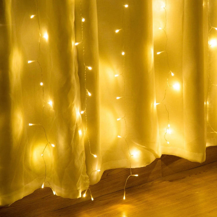Skanto | 600 LED 9.8 x 19.6 FT. LED gardinlys med 8 lysmoduser og minnefunksjon