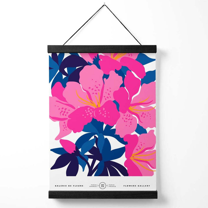 Abstrakt markedsplakat med rosa og blå orkideblomster, inkludert oppheng.
