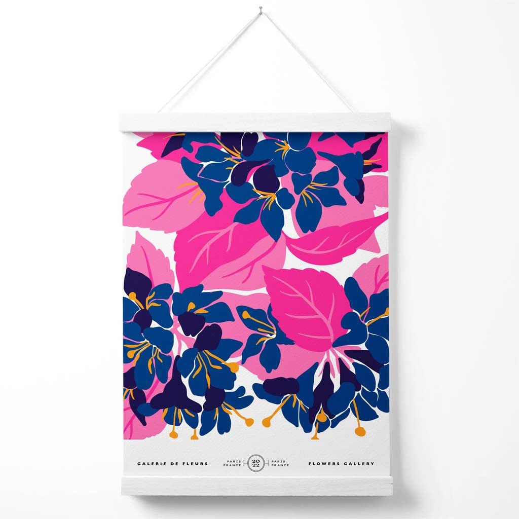 Abstrakt markedsplakat med blå og rosa blomster, inkludert oppheng.