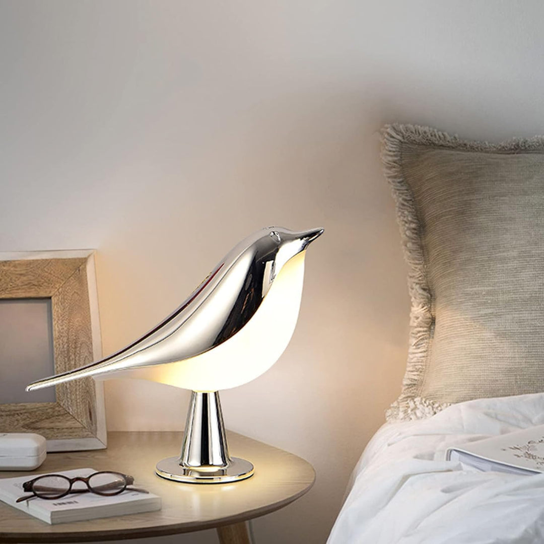 Skanto | Moderne Tre LED Bordlampe Fugl Design