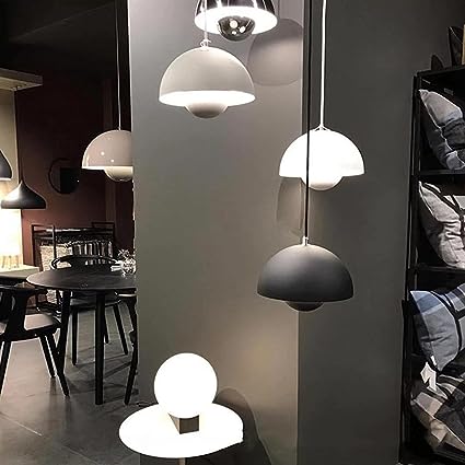 Skandinavisk pendellampe – Elegant, en-armet, halvsirkelformet lampe for stue og soverom