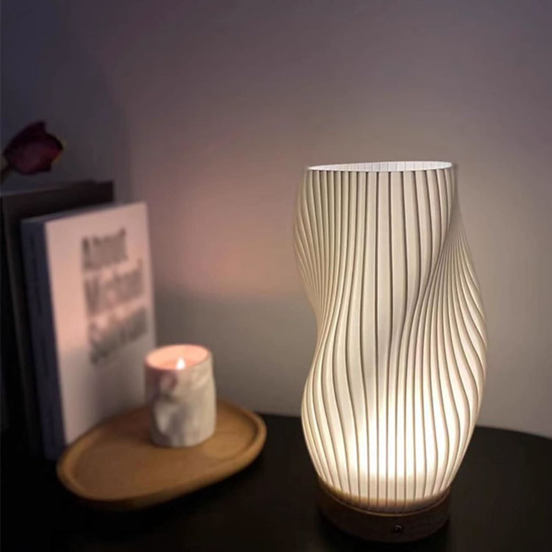 Skanto | Wavecrest Lamp – Elegant USB-drevet dimbar bordlampe
