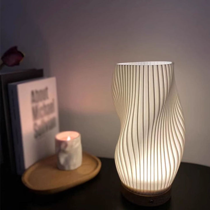 Skanto | Wavecrest Lamp – Elegant USB-drevet dimbar bordlampe