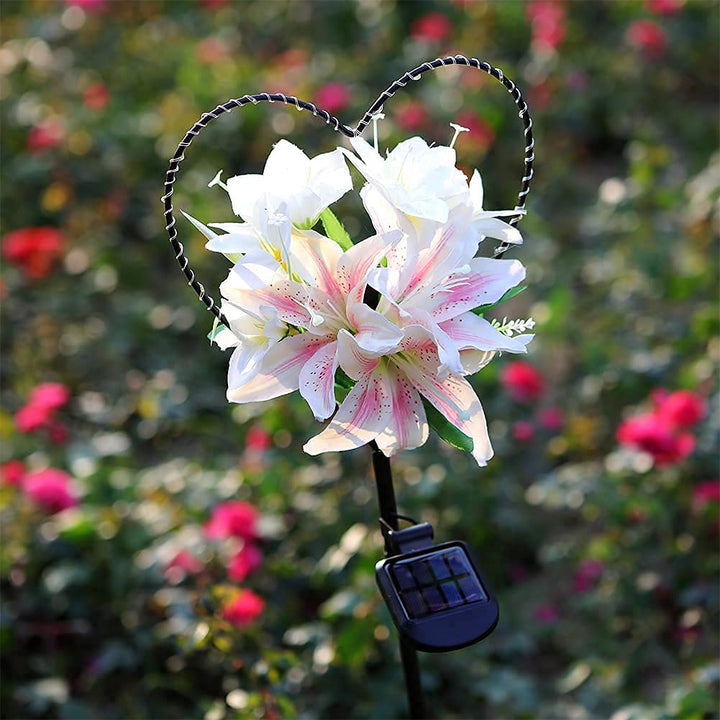 Skanto | Starryfill Hjerteformet Solcellehagebelysning Med Hvite Lilje Blomster - 25 Led Varme Hvit