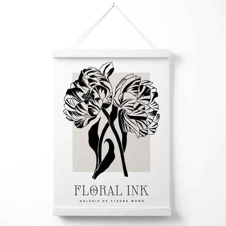 Plakat med kameliamotiv, svart og beige, blomstertegning i blekk, inkludert oppheng