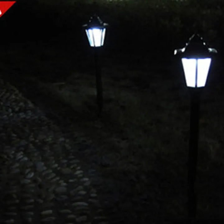 Skanto | Solar Hage Lantern med LED – Utendørsbelysning for Terrasse & Hage i Klassisk Lampedesign
