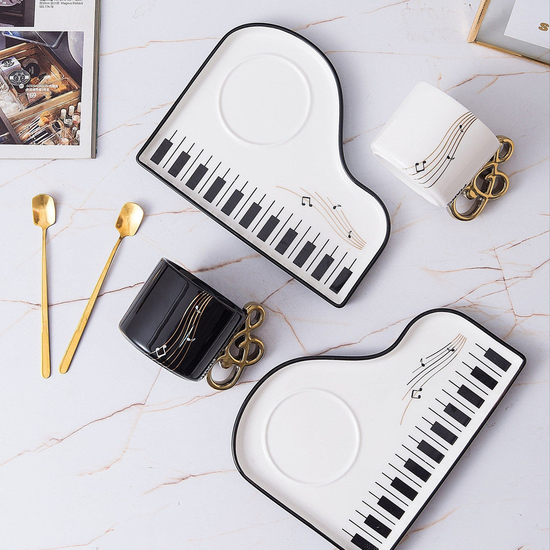 Skanto | Pianissimo smak – elegant kopp og brett sett for musikkelskere
