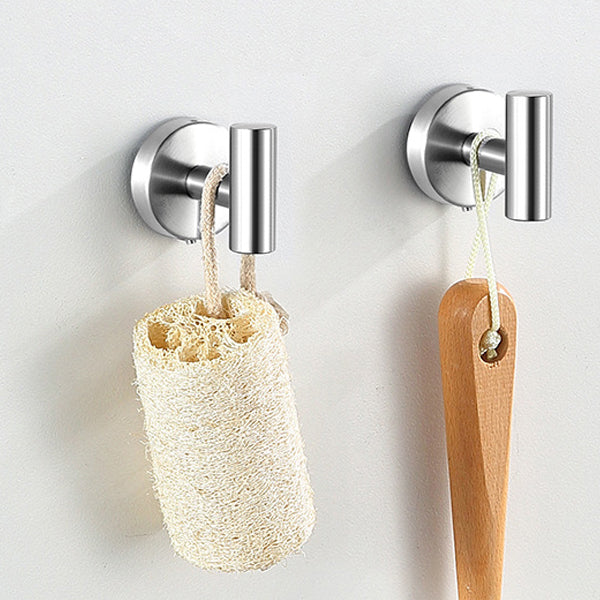 Moderne baderomstilbehørssett laget av børstet forkrommet rustfritt stål: håndklestang/-ring og badekrok