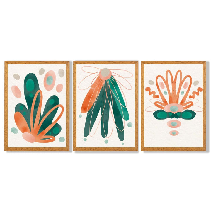 Abstrakt grønt og oransje blomstermønster, 3 innrammede kunsttrykk