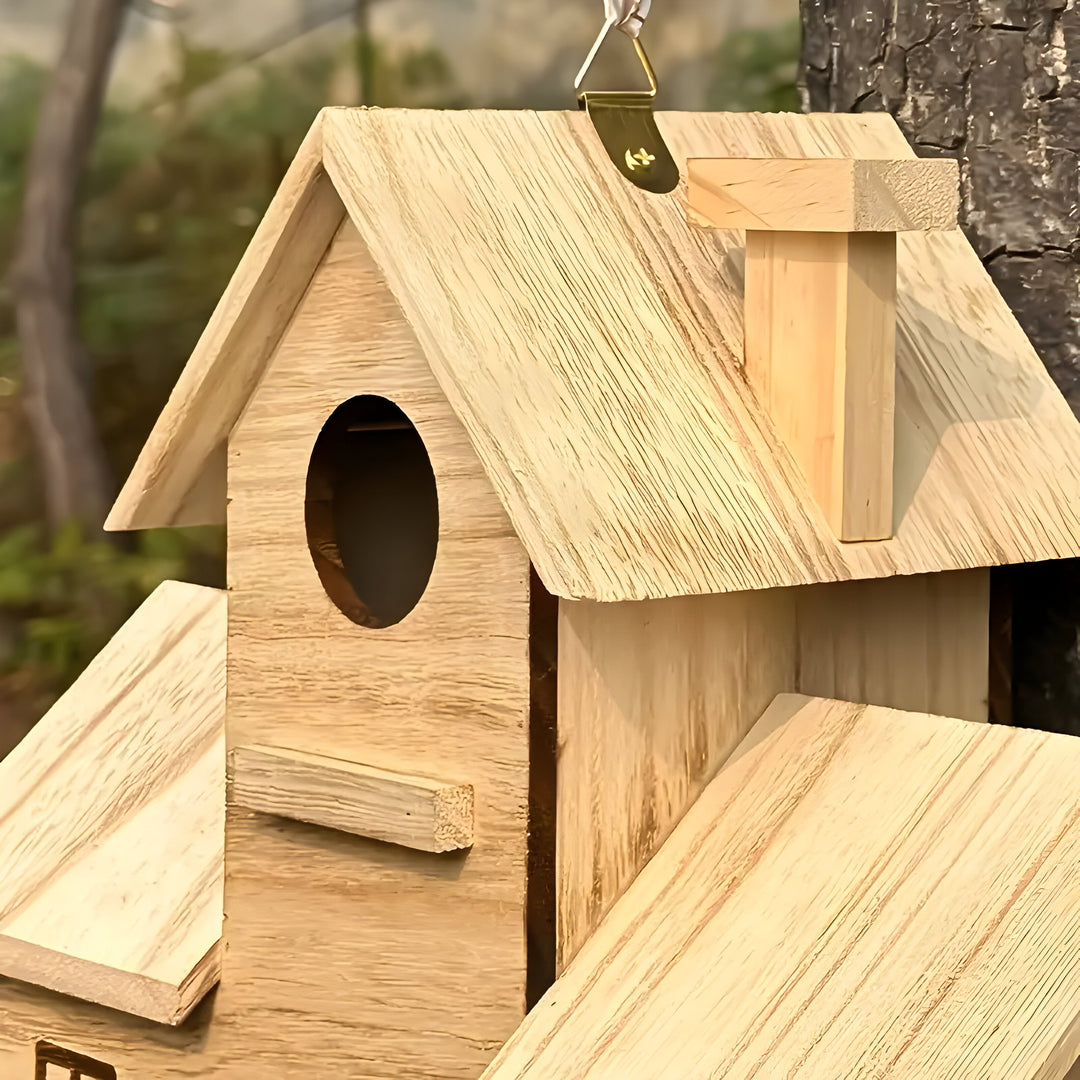 WoodlandBird Hus- Tre Hulls Hengefuglehus med 3-Hull | Skanto