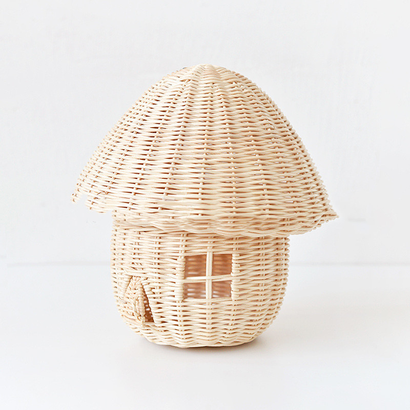 Skanto | Håndlaget Rattan Sopp Hus Ornament – Vakkert Vevd Dekorasjon for Hjemmet
