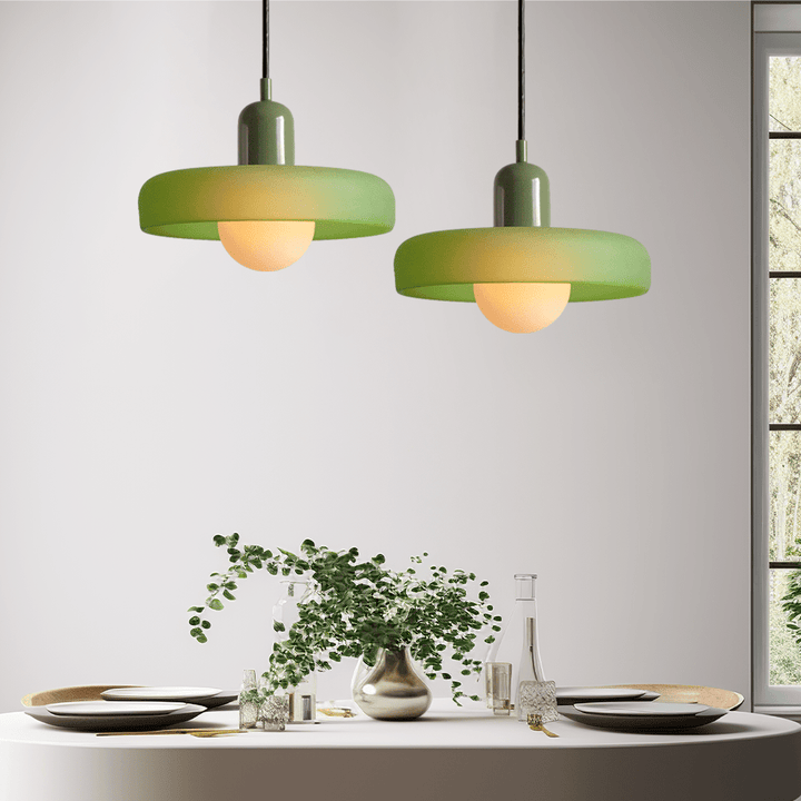 Skanto | Bauhaus Farget Glasspendellampe for Moderne Interiører