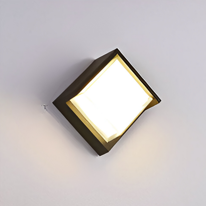 Vanntett utendørs LED-vegglampe med bevegelsessensor | Skanto