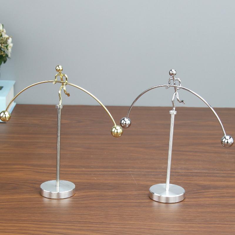 Jern Roterende Balanserende Mann Pendel Ornament for Meditasjon, Underholdning, Deor | Skanto