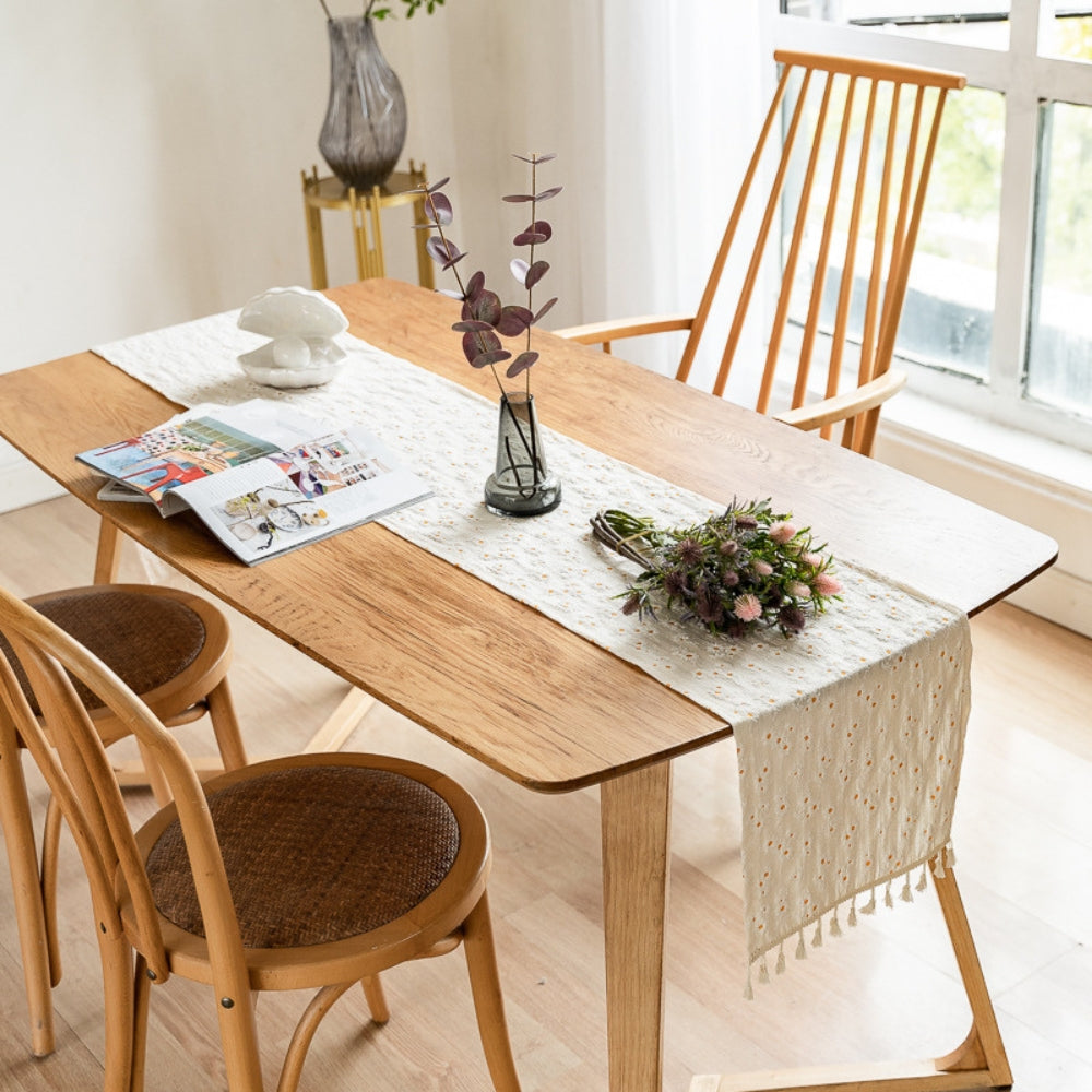 Skanto | Lekfull Daisy Brodert Boho Bordløper