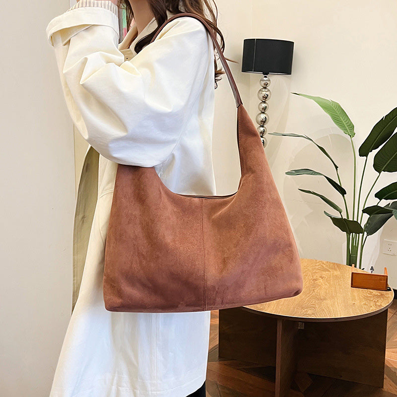 Skanto | Suede budveske med stor kapasitet