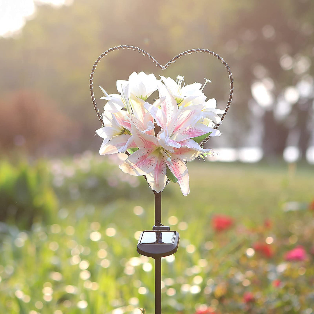 Skanto | Starryfill Hjerteformet Solcellehagebelysning Med Hvite Lilje Blomster - 25 Led Varme Hvit