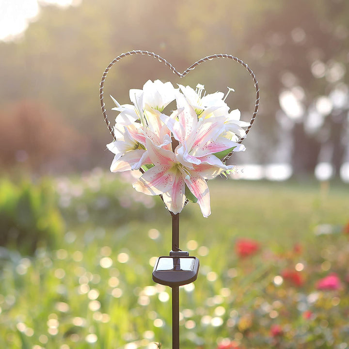 Skanto | Starryfill Hjerteformet Solcellehagebelysning Med Hvite Lilje Blomster - 25 Led Varme Hvit