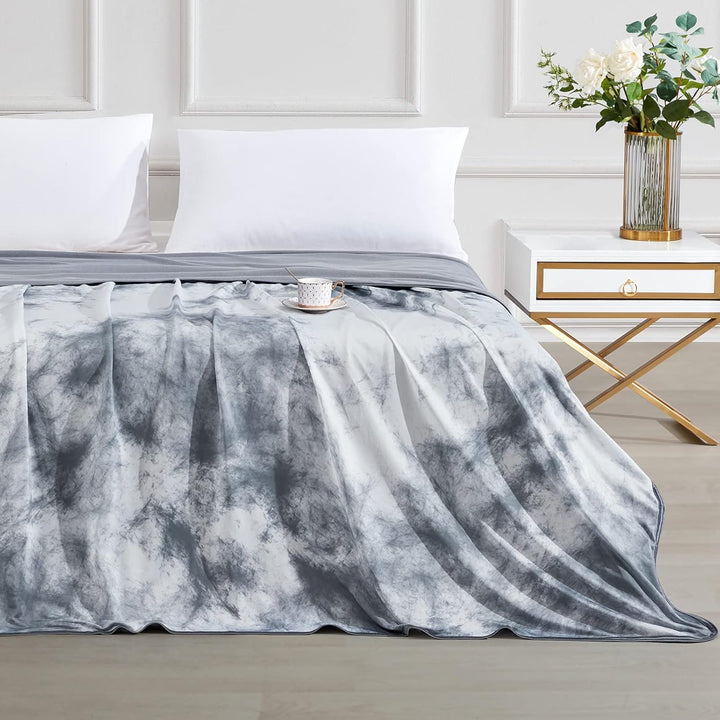 Tie-Dye Kjøleteppe – Q-Max > 0.5, Dobbeltsidig & Stilig Farge Grå | Skanto