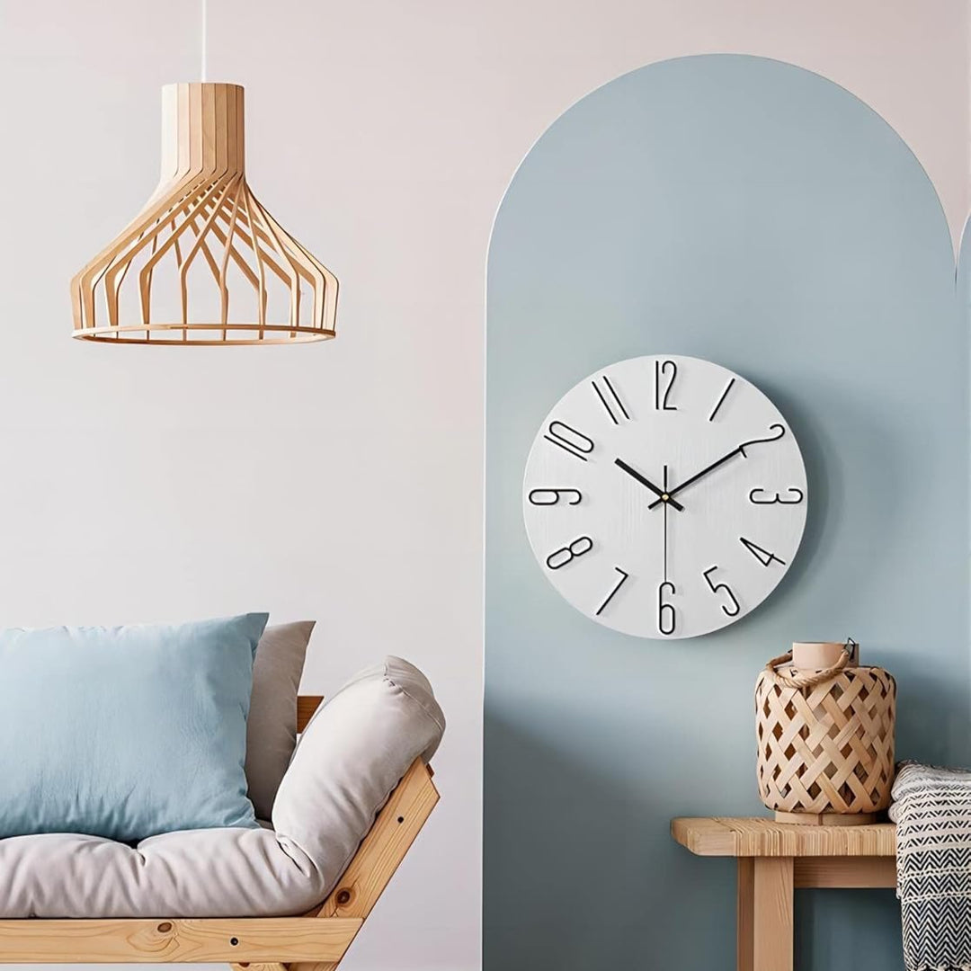 Elegant dekorativ veggklokke for stilige interiører | Skanto