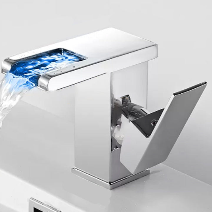 Skanto | Moderne vannfall tut baderom vask med LED messing baderom vask