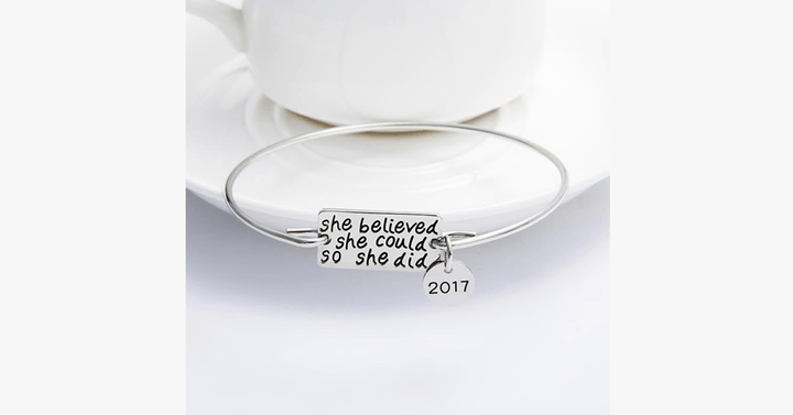 Skanto | Hun trodde hun kunne, så hun gjorde det armbånd med 2017 charm