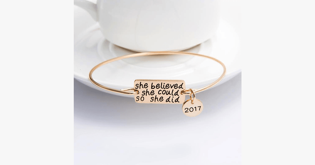 Skanto | Hun trodde hun kunne, så hun gjorde det armbånd med 2017 charm