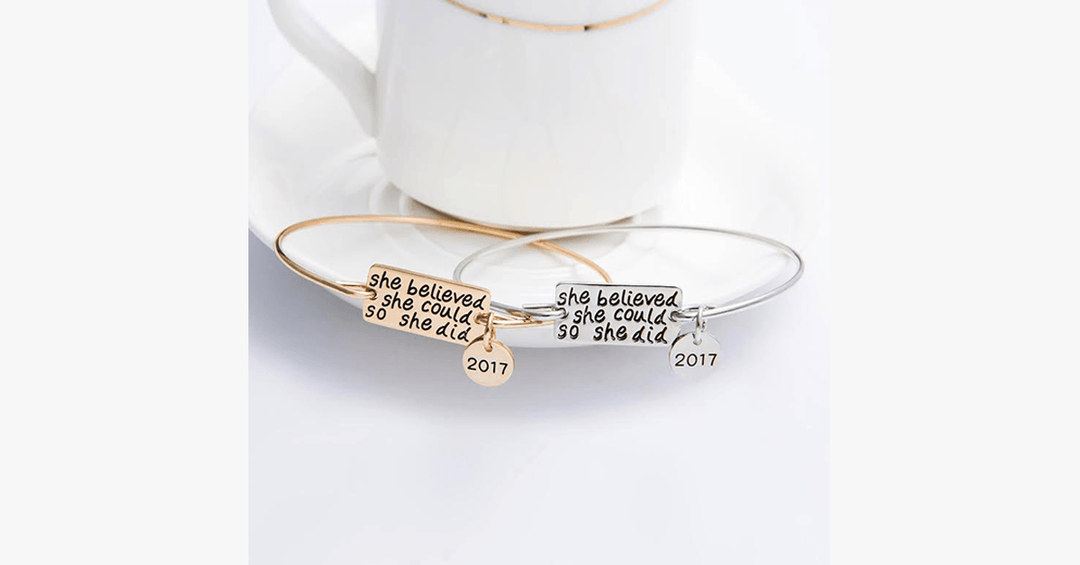 Skanto | Hun trodde hun kunne, så hun gjorde det armbånd med 2017 charm