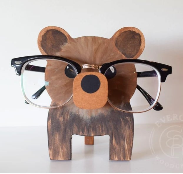 Skanto | 🦉Brillestativ i tre med dyr👓