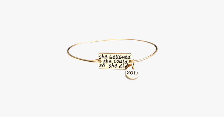 Skanto | Hun trodde hun kunne, så hun gjorde det armbånd med 2017 charm