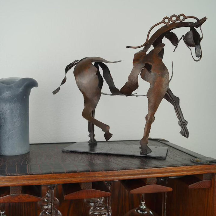 Skanto | Håndlaget Adonis Metallspringer Skulptur
