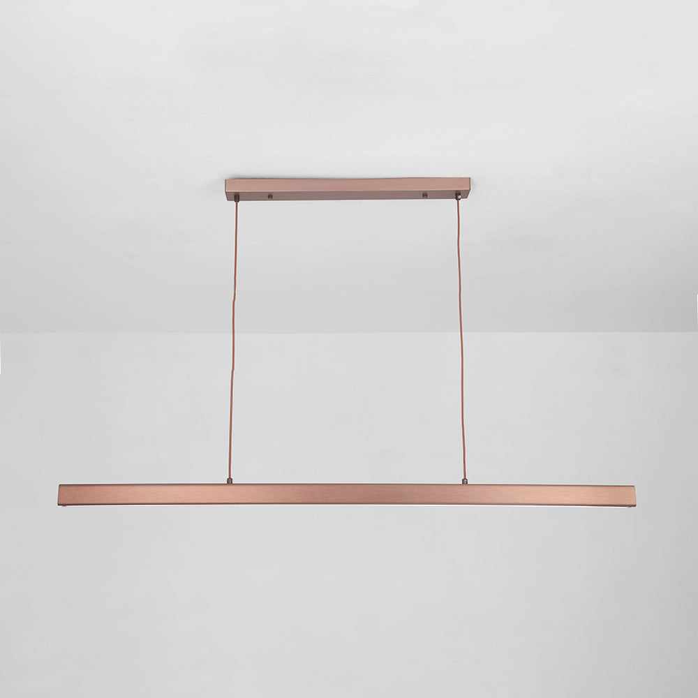 Skanto | Moderne LED Taklampe – Industriell Stil med Skinndetaljer