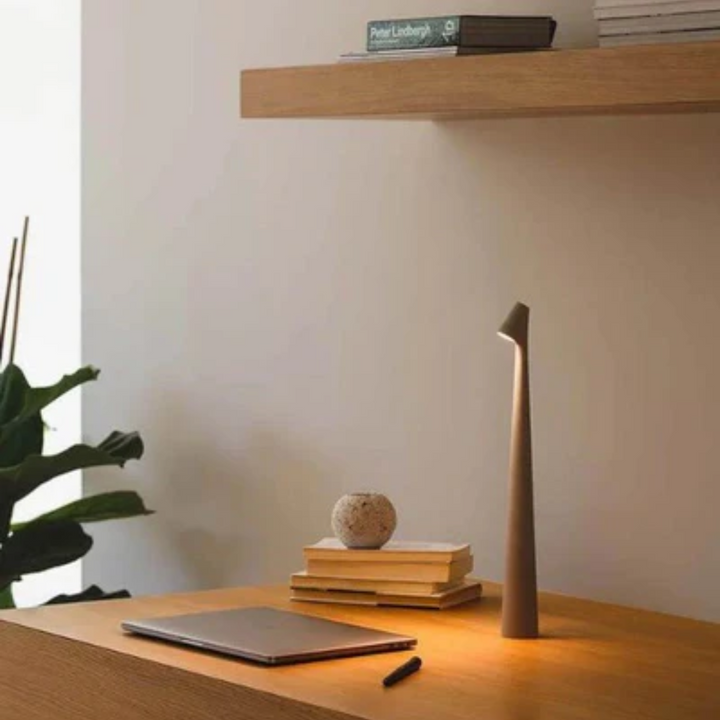 Skanto | Trådlampet Skandinavisk Minimalistisk LED Bordlampe