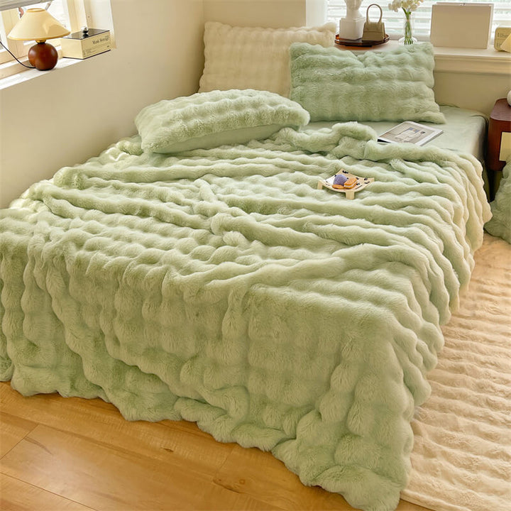 Plush falsk pels kastet for ultimate koselig varme | Skanto